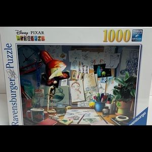 1000pc Disney Art Desk